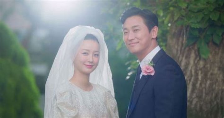 Exploring The Romantic Life Of Lee Je Hoon: Is Lee Je Hoon Married?