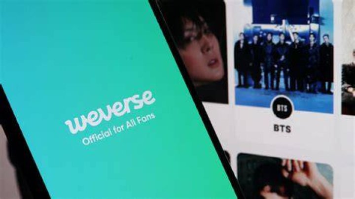 Is Weverse Chinese app?