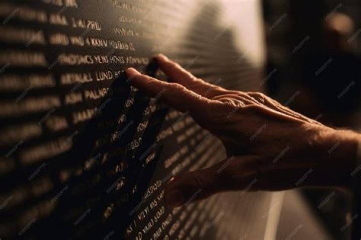See The Touching Memorial Hollywood Life |