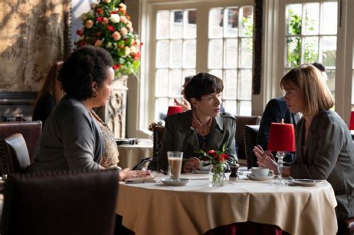 Twitter Reveals Lee Ingleby's Relationship Status